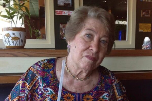 abue 1 - Diana León