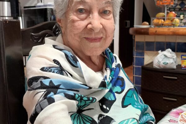 abue 3 - Diana León